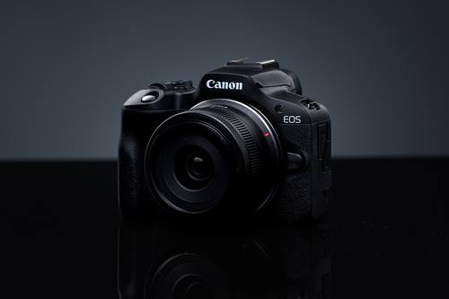 Canon EOS R100 с китовым объективом