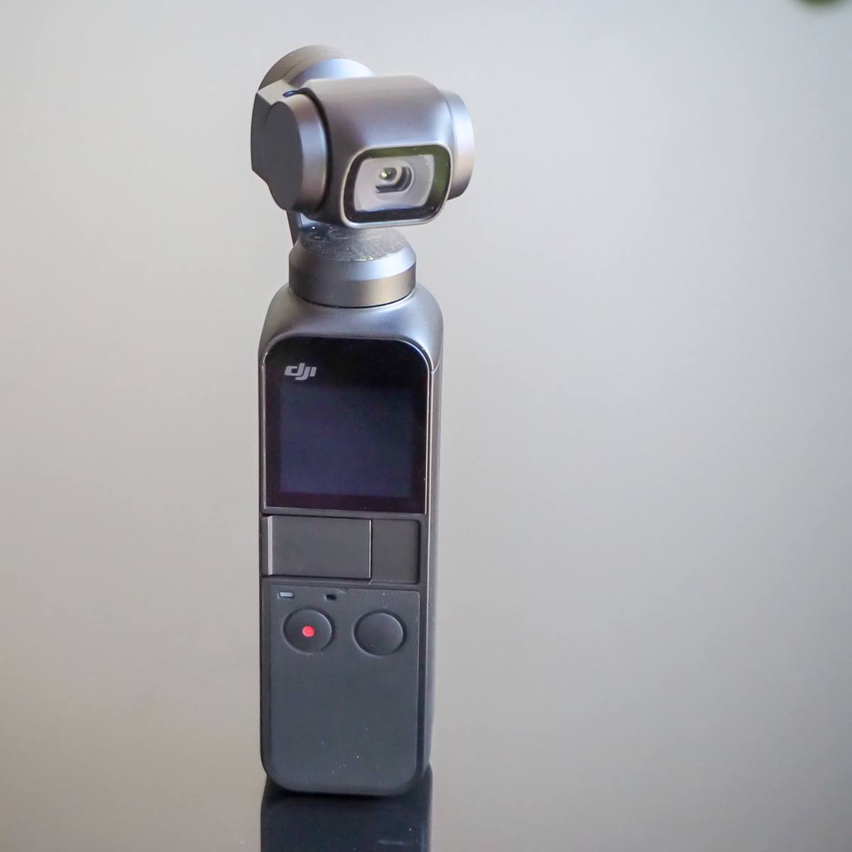 Карманная камера DJI Osmo Pocket первого поколения со стабилизатором